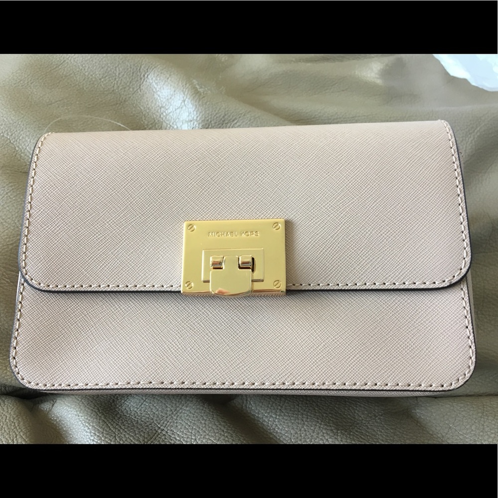 Michael Kors Tina wallet clutch xbody oyster